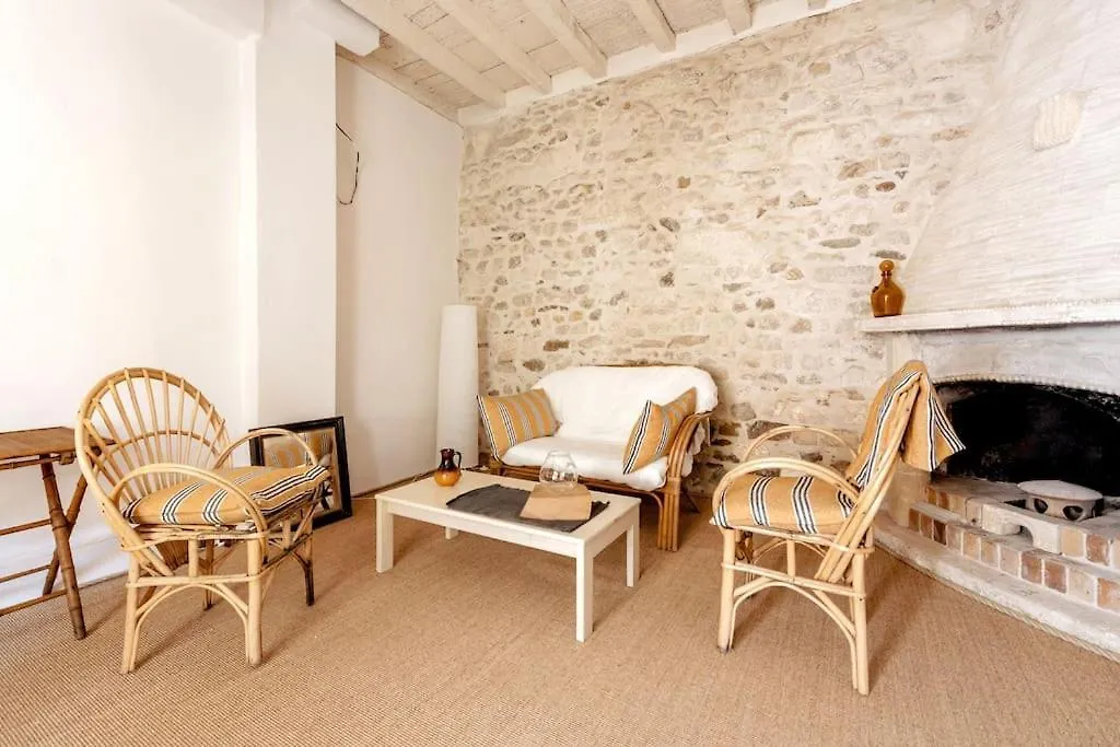Holiday home La Majorquine Arles Arenes Villa